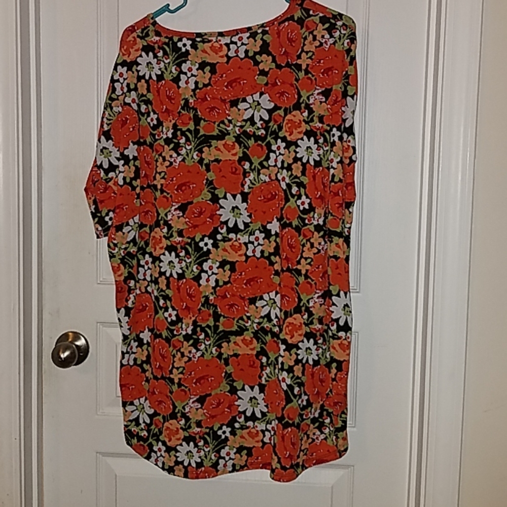 Top - Picture 2 of 2